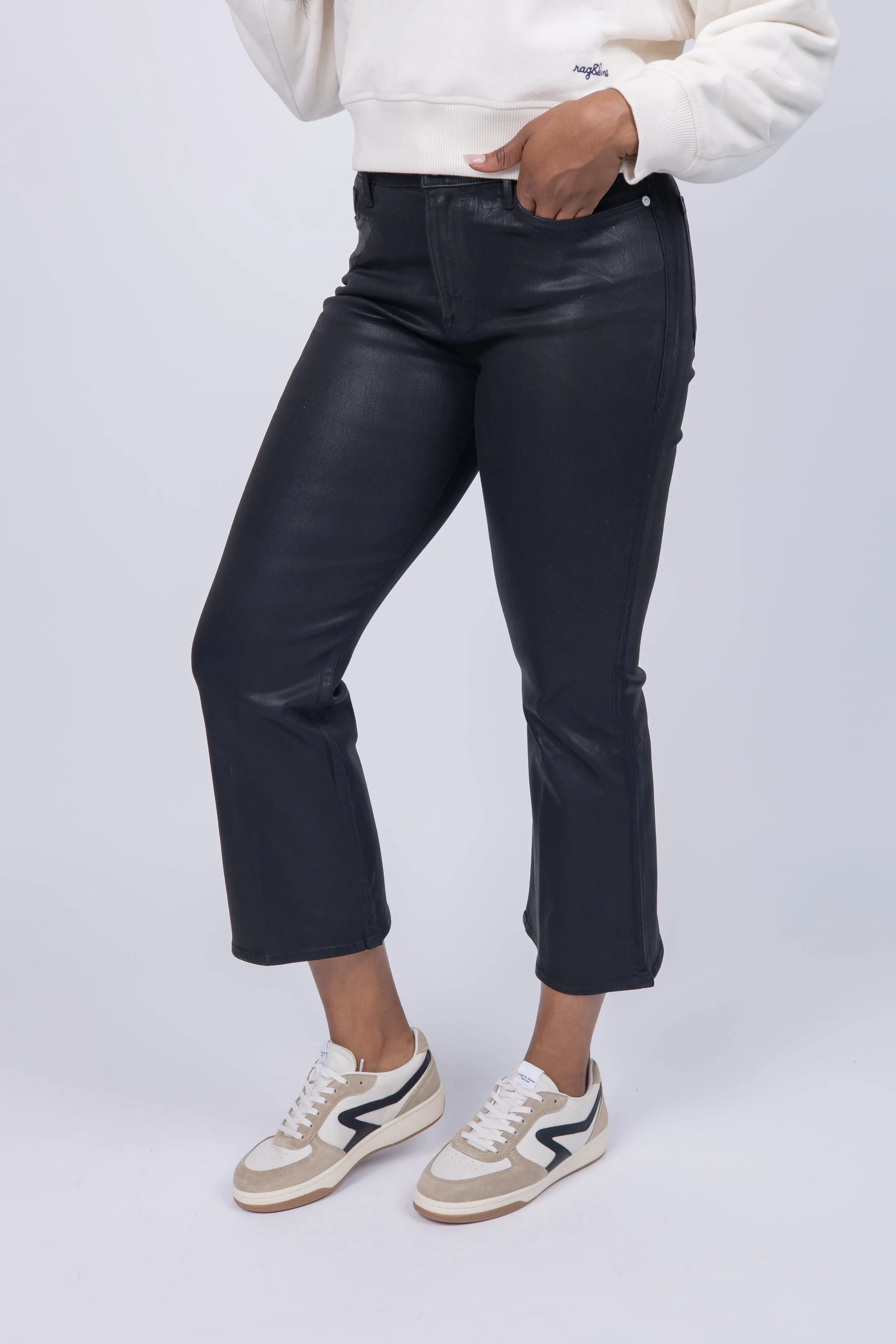 Frame Le Crop Flare Jeans in Noir Coated